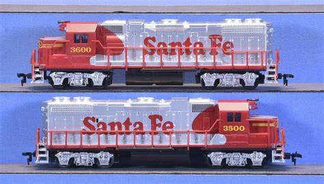 Ho Life Like Santa Fe Gp38 Powered And Dummy Locomotives 3941757384