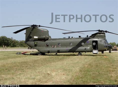 Swift Response Za Boeing Chinook Hc Jetphotos Is The