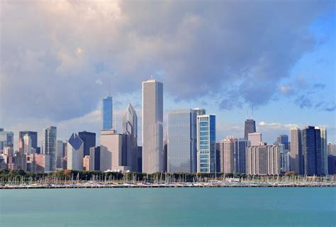 Free Photo | Chicago skyline over Lake Michigan