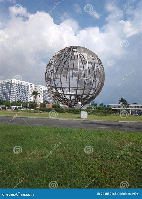 MOA Globe Attraction editorial stock photo. Image of attraction - 248089168