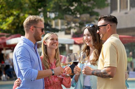 Vorfreude Auf Das Duisburger Weinfest Rund 50 Winzer Und Jazz Aufm