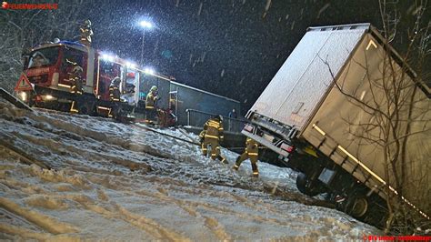 Bfv Liezen Lkw Gegen Pkw Bei Schladming