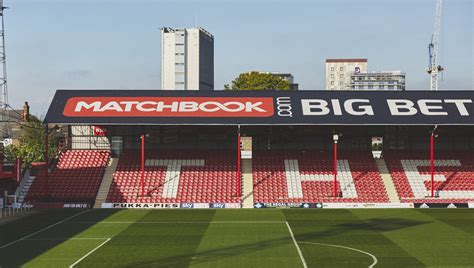 Residence Griffin Park Brentford Fc Soccerbible