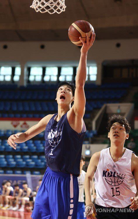 Kbl 신인선수 드래프트 임하는 이원석 네이트 스포츠