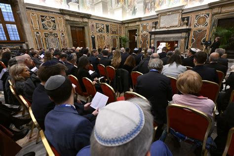 Doing God S Will Means Working For Peace Pope Tells World Jewish