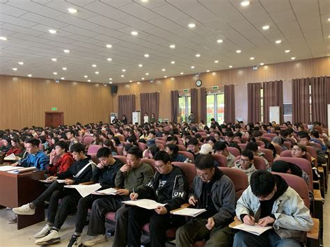 我院举行2020届毕业生就业指导专题讲座新闻中心郑州美术学院（原郑州轻工业大学易斯顿美术学院）