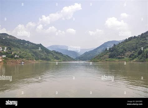 Yangtze River Cruise Stock Photo - Alamy