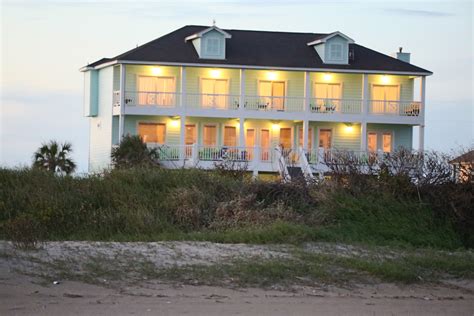 The Ritz of Crystal Beach - Vacation Rental in Port Bolivar,TX | Cobb Real Estate