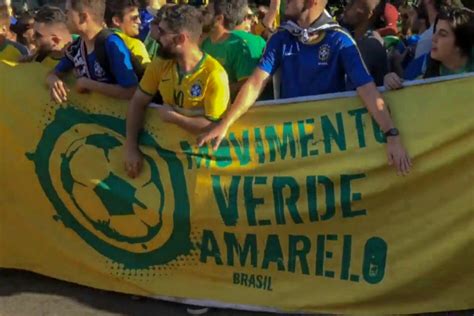 Torcida Do Movimento Verde Amarelo Busca Resgatar Sentimento Pela