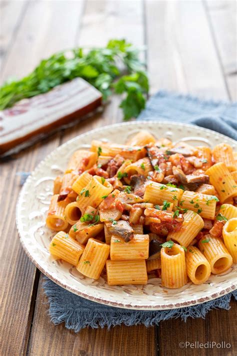 Pasta Con Funghi E Pancetta Primo Piatto Semplice E Gustoso