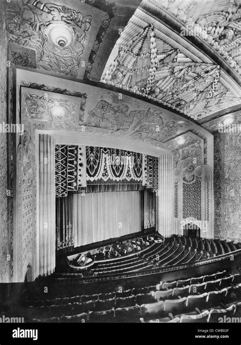 Empty Theaters Hi Res Stock Photography And Images Alamy