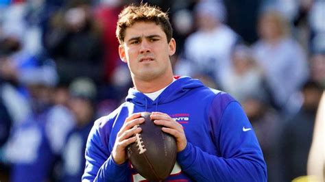 Giants Shut Down Daniel Jones For Season With Neck Injury Yardbarker