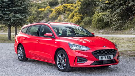 New Ford Focus Estate ST Line X 2019 Review Pictures Auto Express