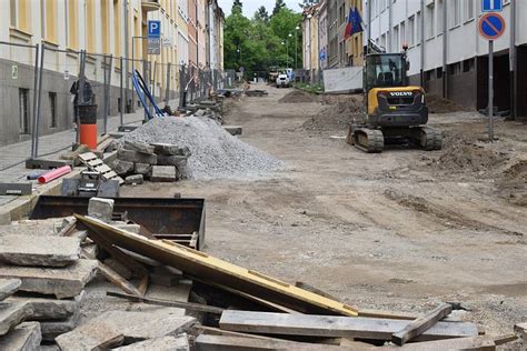 Fotogalerie V Ulici Otakara Ev Ka Se Na La Zachoval Kamenn Dla Ba