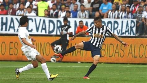 Paolo Guerrero recibió este emotivo saludo de Alianza Lima por su