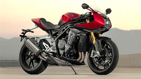 Triumph Speed Triple 1200 RR Tourenfahrer