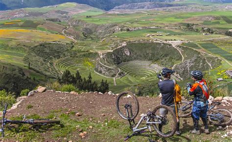 TOUR MARAS MORAY EN BICICLETA DIA COMPLETO Kaley Perú Tours