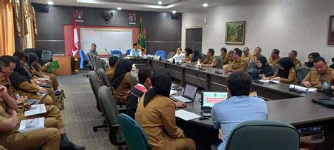 Rapat Pansus Pembahasan Lkpj Wali Kota Batam Akhir Tahun Anggaran