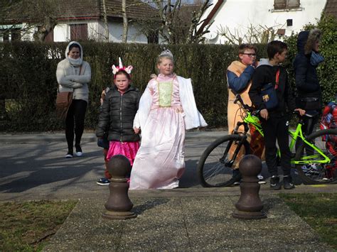 Côte d Or Vie locale Saint Jean de Losne les enfants ont défilé