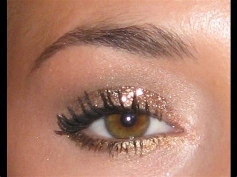 Comment Poser Des Paillettes Sur Les Yeux La R Ponse Est Sur Admicile Fr