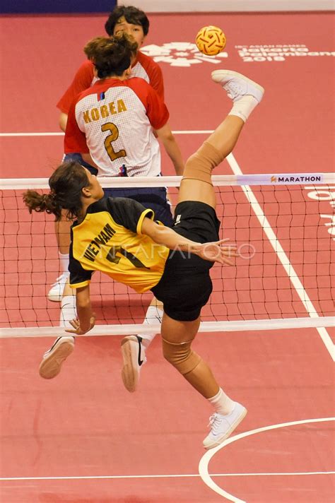 SEPAK TAKRAW SEMIFINAL PUTRI BEREGU ANTARA Foto