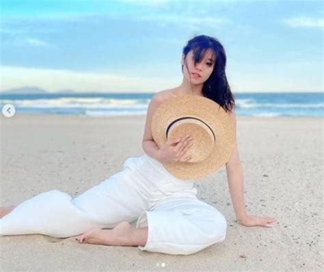 Hoàng Yến Chibi tung loạt ảnh diện bikini nóng bỏng mắt ngày càng lột xác với vẻ ngoài gợi cảm