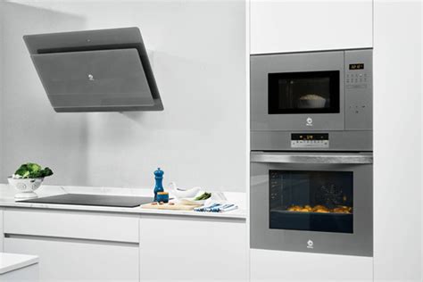 Ventajas de instalar el horno en columna con el microondas. - Be Activ ...