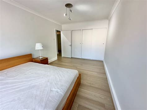 Flat , Embassy Lodge, Regents Park Road, London | James Kei London