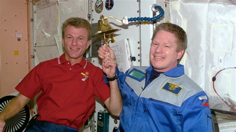 nasa    artifacts  preserve  space station