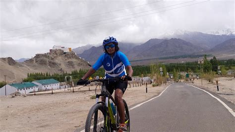 Meet Ms Unstoppable The Pune Woman Who Cycled From Leh To Manali In Just 55 Hrs Condé Nast