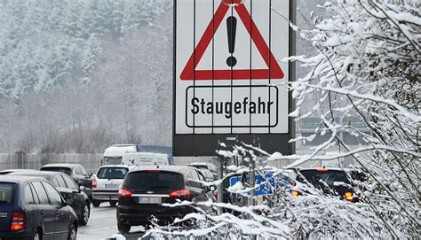 Adac In Baden W Rttemberg Warnt Vor Staus Am Wochenende Wo Es Voll