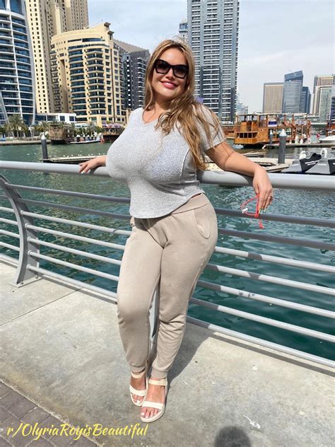 Olyria smile 😄 : r/OlyriaRoyisBeautiful