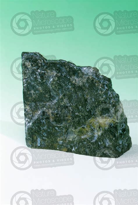 Peridotite - Peridotite - Plutonic rock - Igneous or Magmatic rock ...