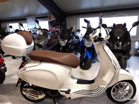 Vespa Primavera Blanc Top Case Gebraucht Benzin Und Automatik