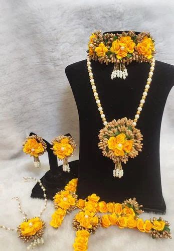 Yellow Foam Flowers Handmade Haldi Floral Jewellery Set At Rs 310 Set