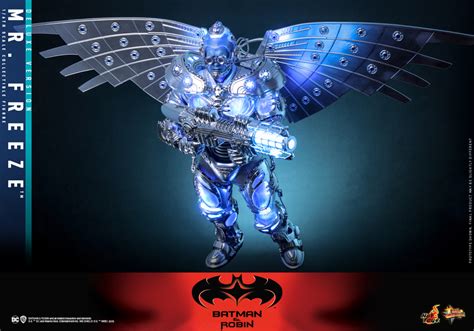 HOT TOYS蝙蝠俠 急凍人急凍人Mr Freeze豪華版 比例收藏人偶 附上極具存在感的銀色滑翔翼