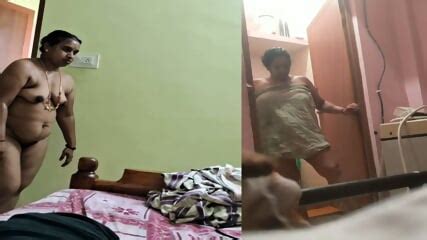 Tamil MILF S Changing Cloth After Bath Goes Viral