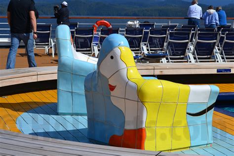 Volendam Lido Deck | HAL Cruiser Information