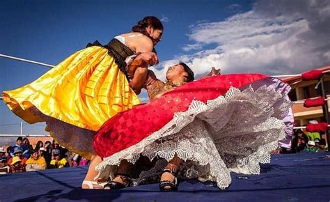 Cholitas Luchadoras Cholitas Wrestlers Easy Espa Ol