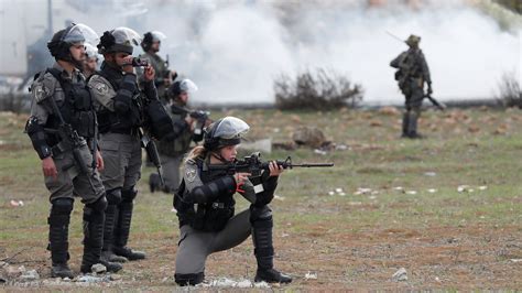 Tropas de Israel hieren a más de 40 palestinos en protestas por Jerusalén