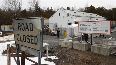 Migrants on Foot Make Last Dash Into Canada Before Rules Tighten - The