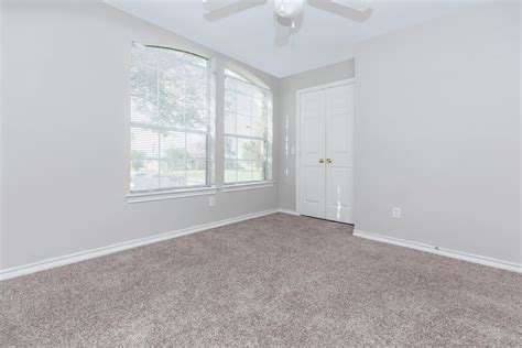 Gallery - Kings Crossing Apartments in Kingsville, TX