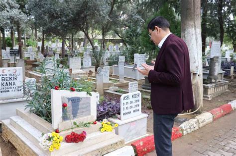 Başkan Özcan Türkiyenin İlk Kadın Muhtarı Esini Mezarında Ziyaret