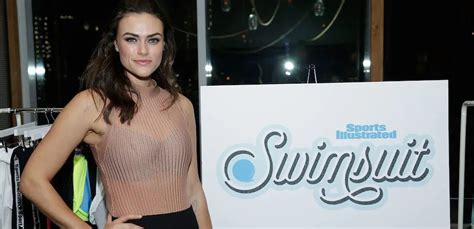 Myla Dalbesio Feminist Swimsuit Model Shows Off Bikini Body In Sizzling Instagram SI 2019