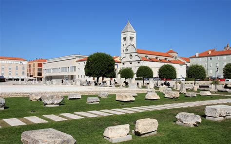 History Walking Group Tour In Old Center Of Zadar