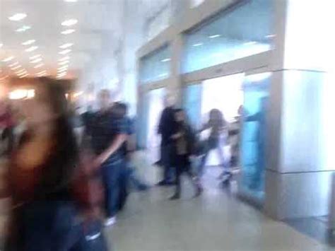 Selena Gomez In Panama Airport Mp Youtube