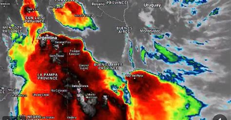 Tormenta deja 13 muertos en Argentina Videos del extraño y destructivo