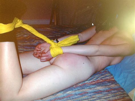 Yellow Leg Hand Human Leg Porn Pic