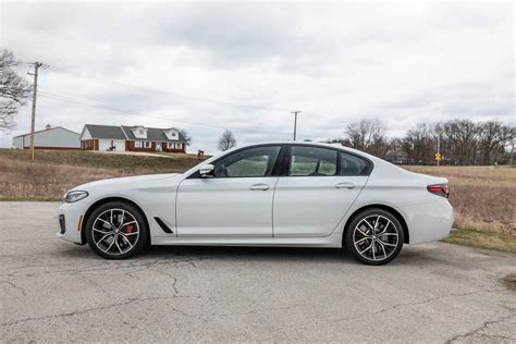 2021 BMW 540i M Sport Review: Light on Sport, Heavy on Tech | Cars.com