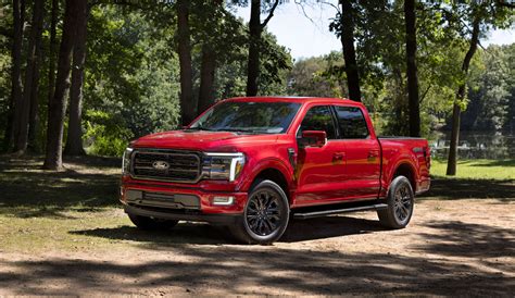 5 Trucks With Integrated Tailgate Steps And 5 Without Aids Dax Street